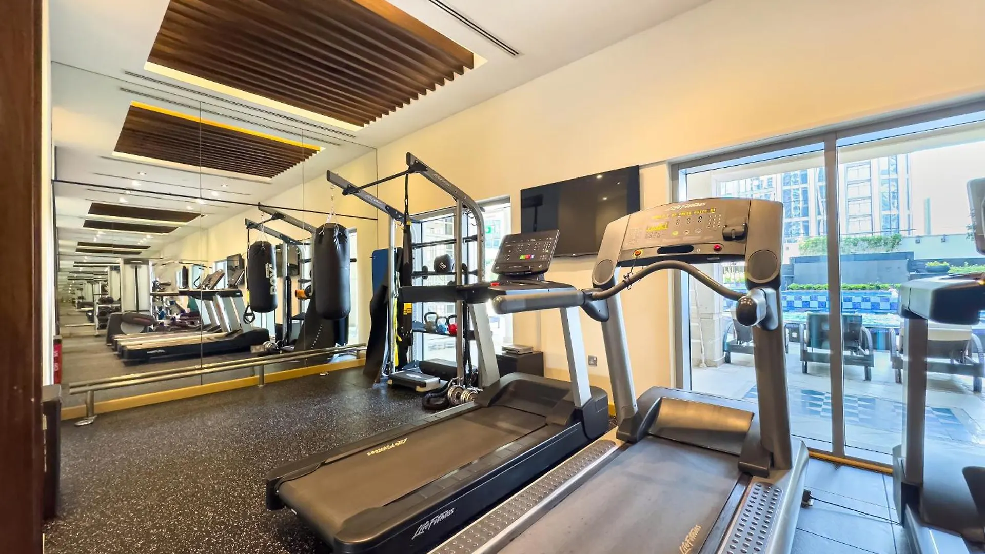 Chic 1Br Fountain-View Flat Downtown Burj Khalifa Apartment Dubai