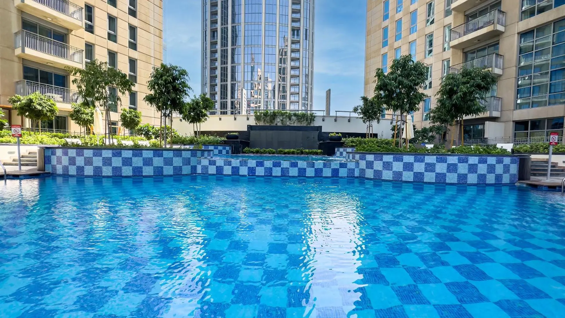 Chic 1Br Fountain-View Flat Downtown Burj Khalifa Apartment Dubai