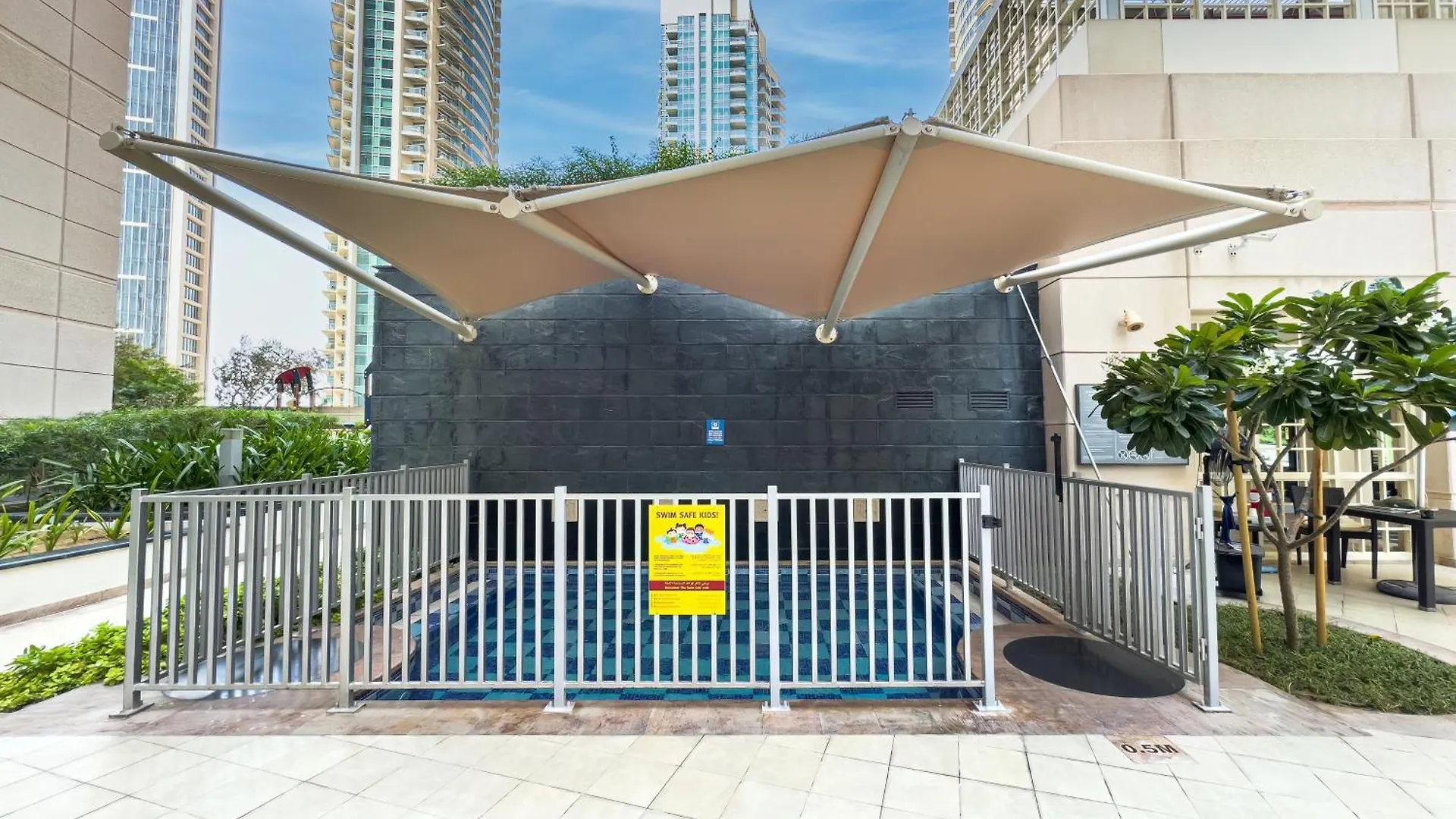 Chic 1Br Fountain-View Flat Downtown Burj Khalifa Apartment Dubai